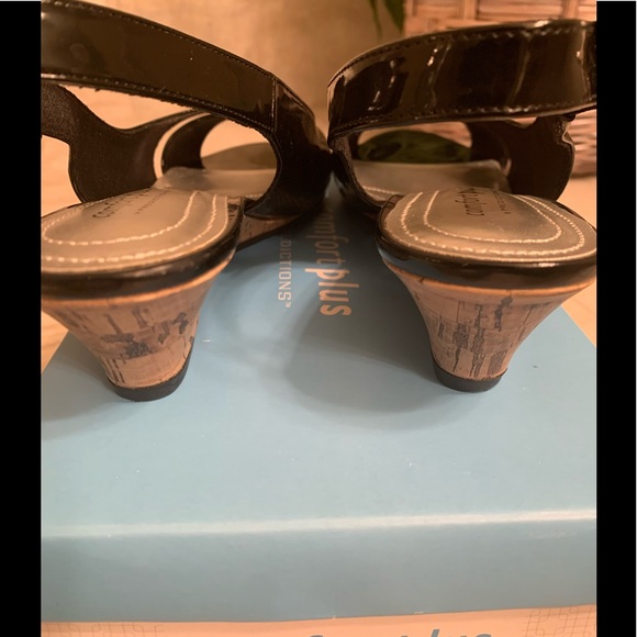 comfort plus by Predictions Nenet Black Patent Leather Wedge - Picture 5 of 12